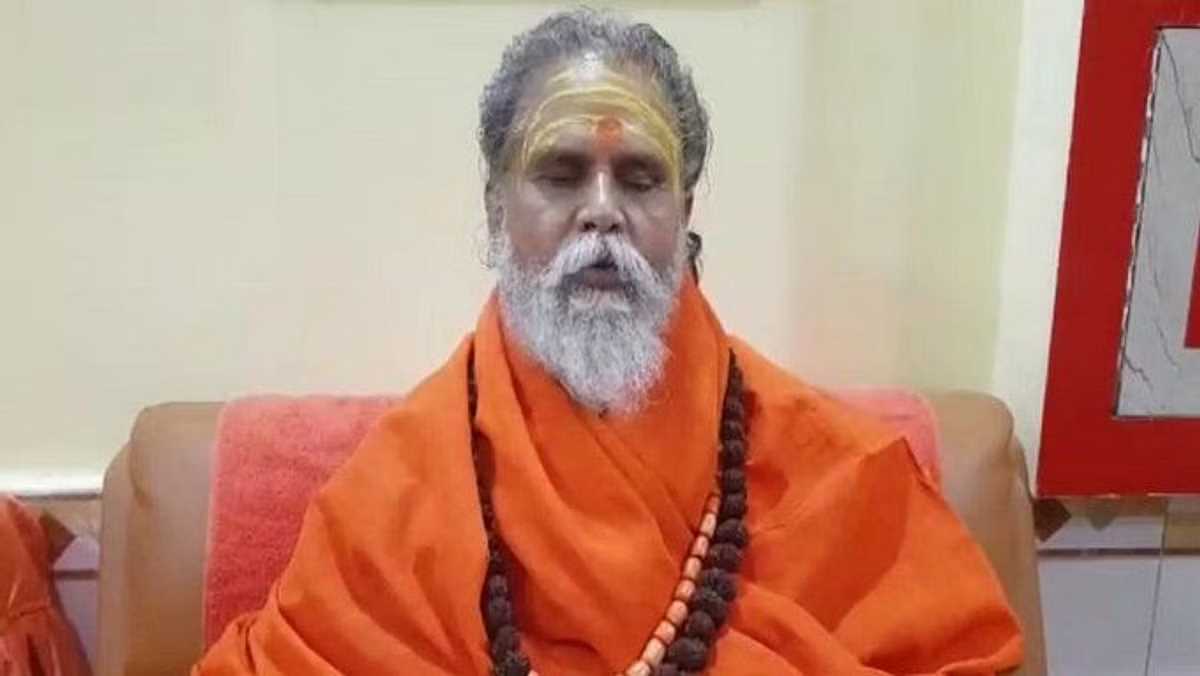 महंत नरेंद्र गिरि के कमरे से मिले ढाई करोड़ रुपए कैश और जूलरी